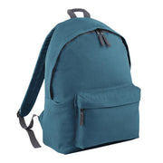 Zippered main compartment