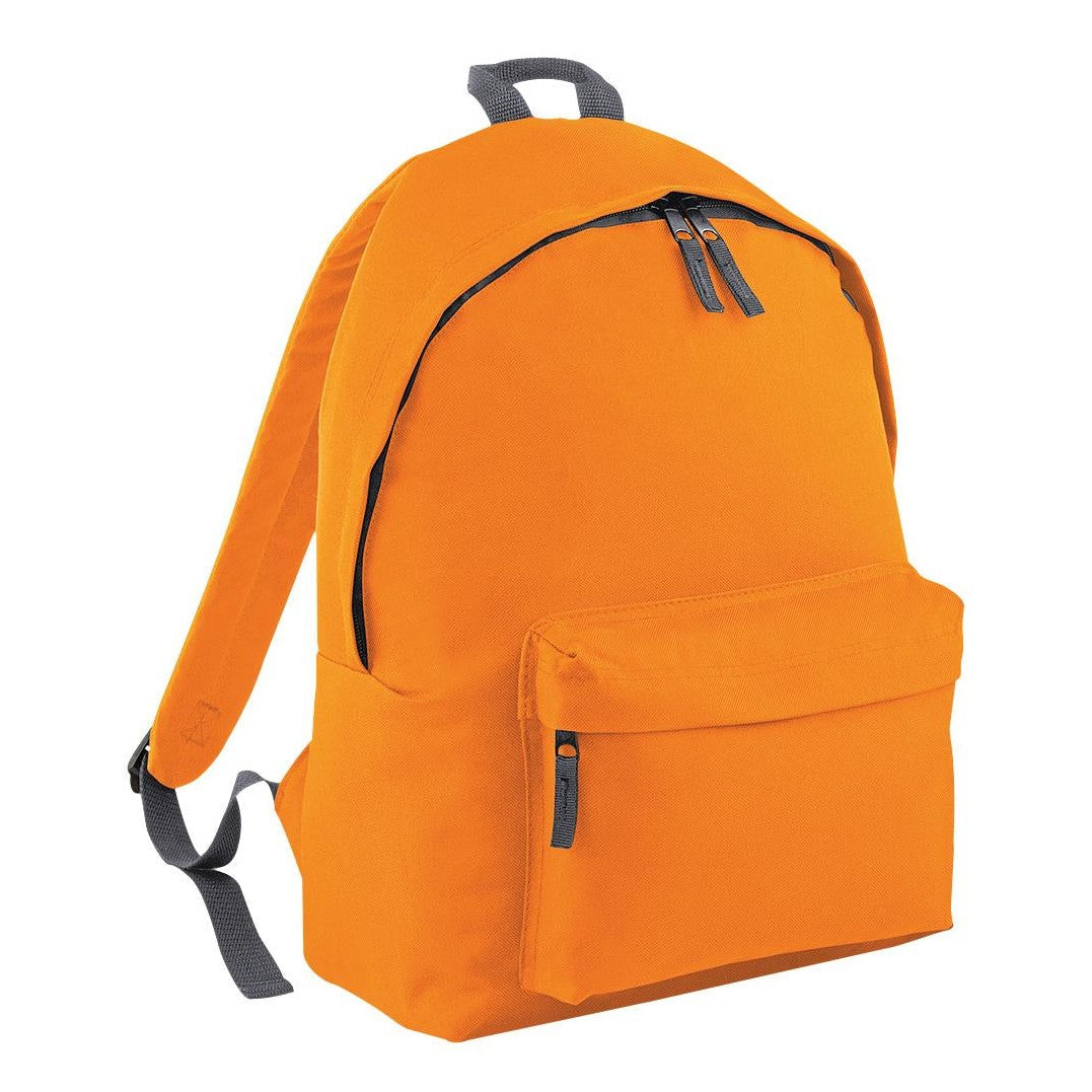 Zippered main compartment