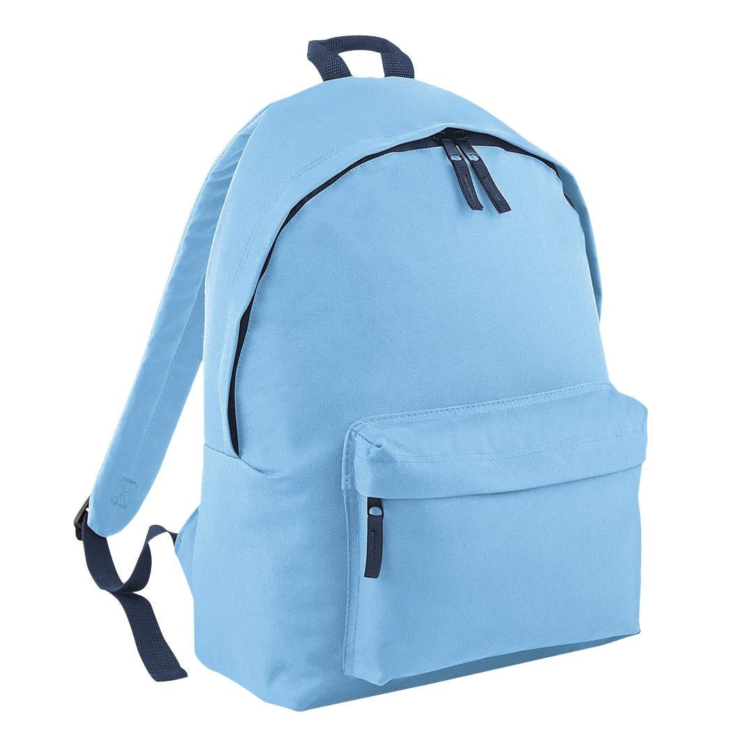 Zippered main compartment