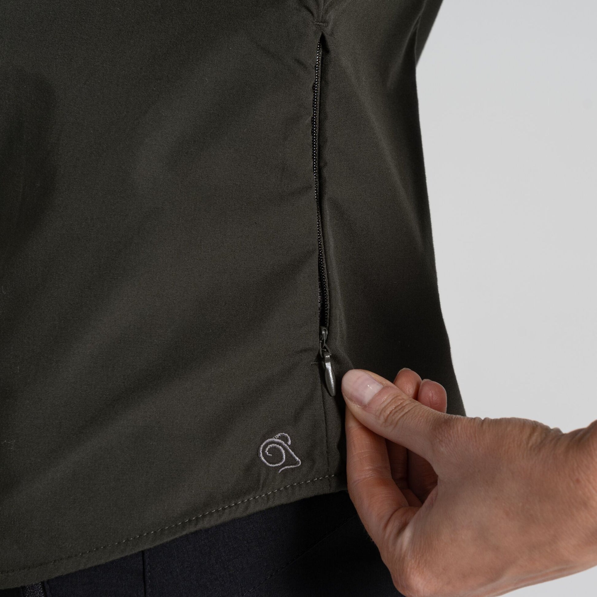 #colour_dark-cedar-green