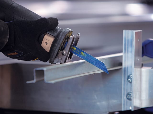 IRWIN® 614R Sabre Saw Blade Metal Cutting 150mm 14 TPI Pack of 25