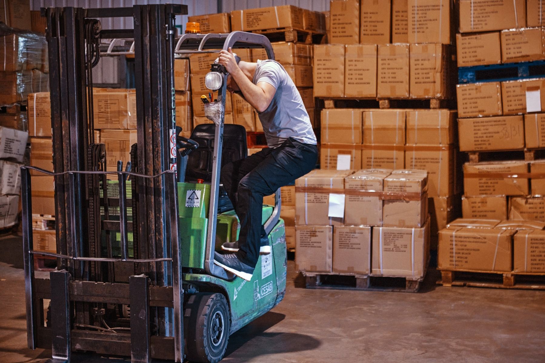 Barkerville Apache Cargo Trouser