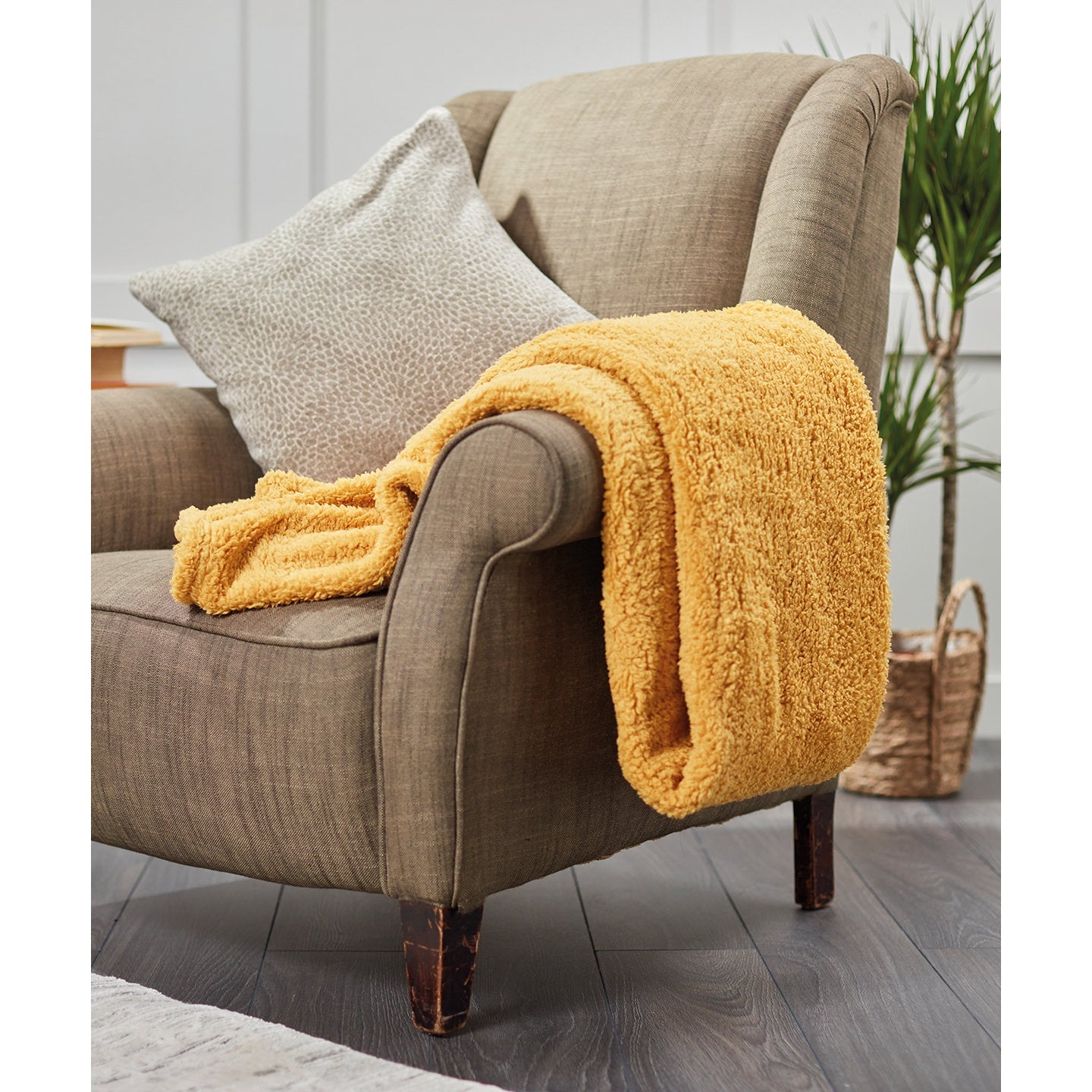 Ribbon The Ribbon Teddy Bear Fabric Throw