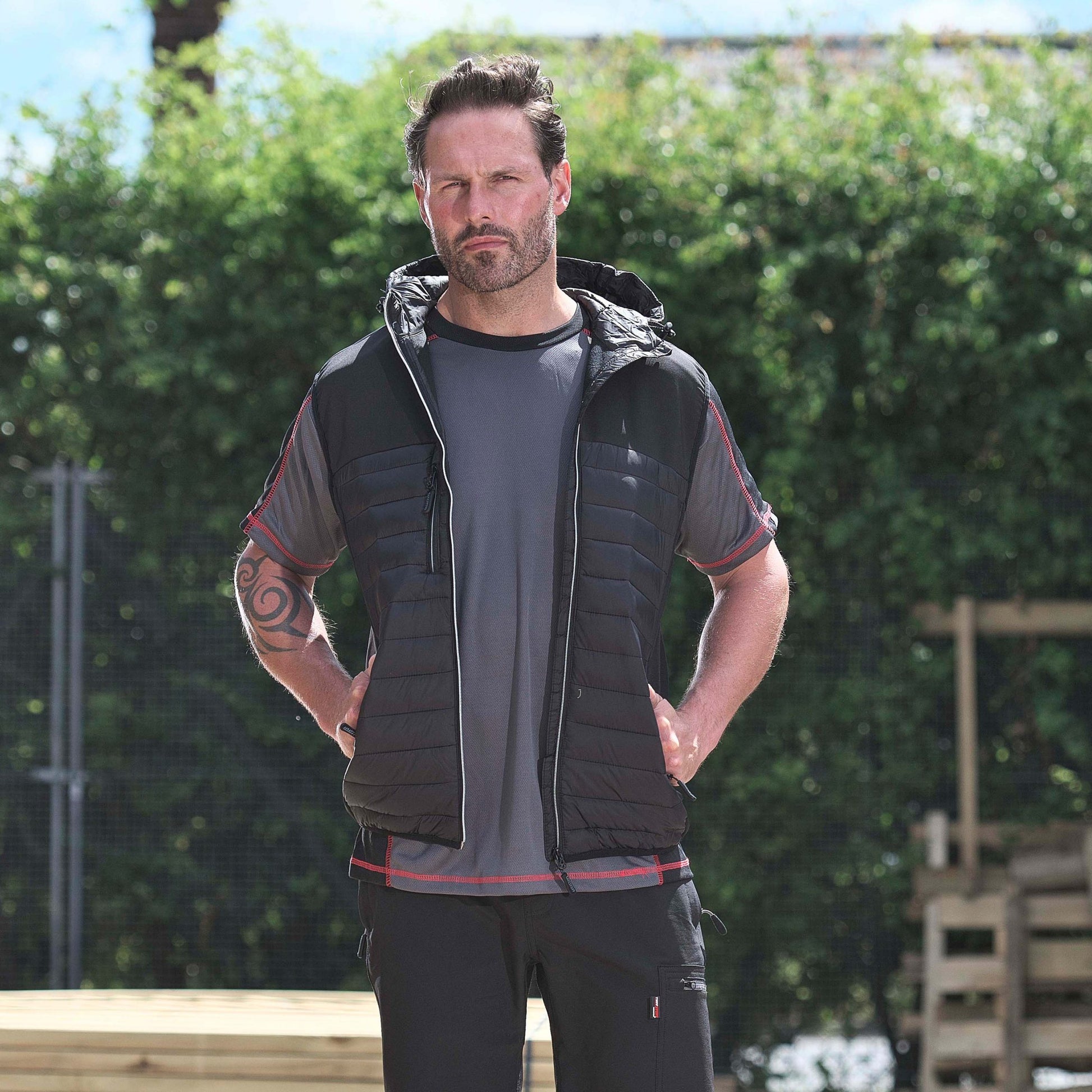 Tuffstuff Howden Hooded Bodywarmer #colour_black