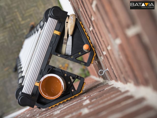 Batavia Stand-off & Tool Tray