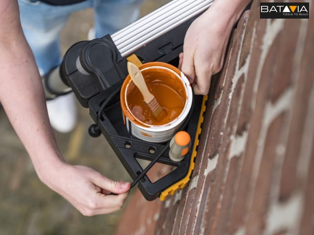 Batavia Stand-off & Tool Tray