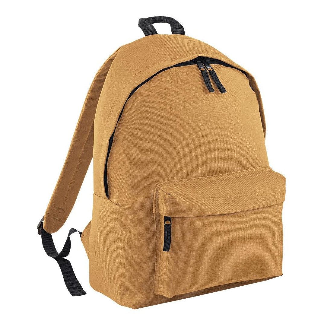 Zippered main compartment