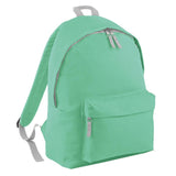 Zippered main compartment