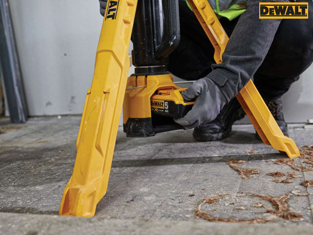 DEWALT DCL079 XR LED Tripod Light 18V Bare Unit