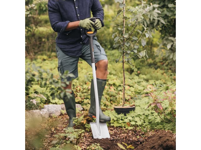 Fiskars Xact Telescopic Pointed Spade