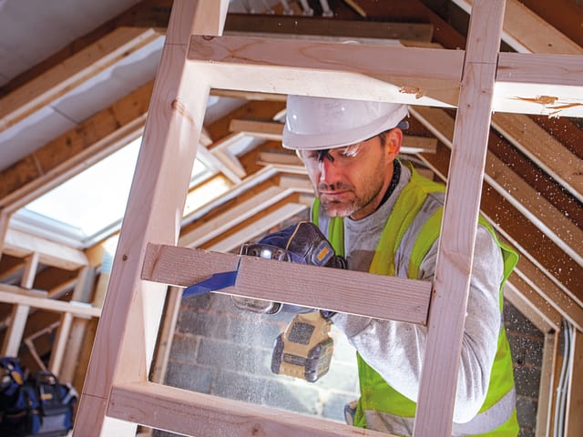 IRWIN® 956R Sabre Saw Blade Nail Embedded Wood Cutting 225mm Pack of 5