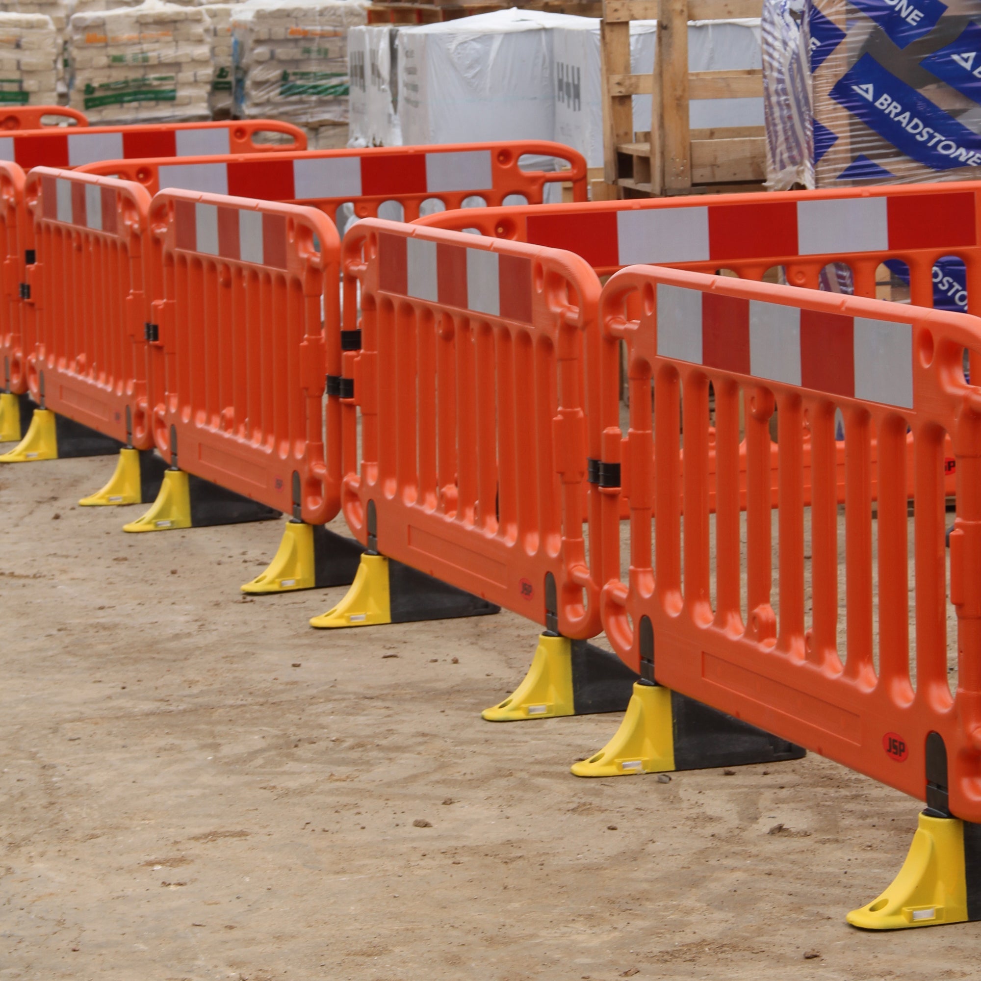 JSP Frontier 2m Blow Moulded Road Traffic Barrier with Yellow Anti-Trip Feet