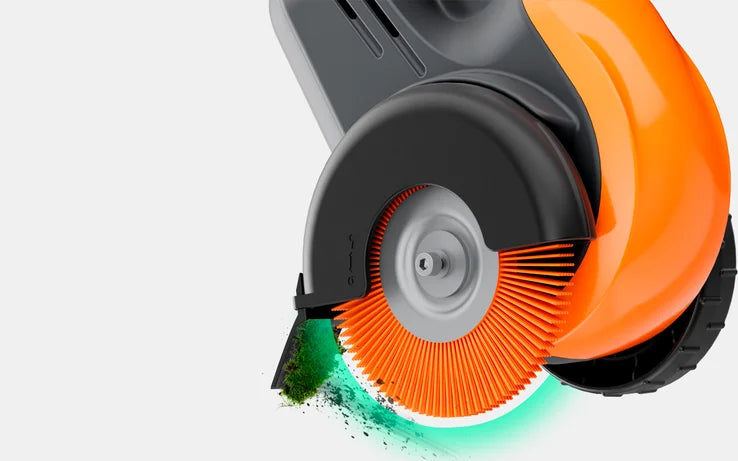 FLYMO 18V EasiWeeder – Cordless Weed Brush