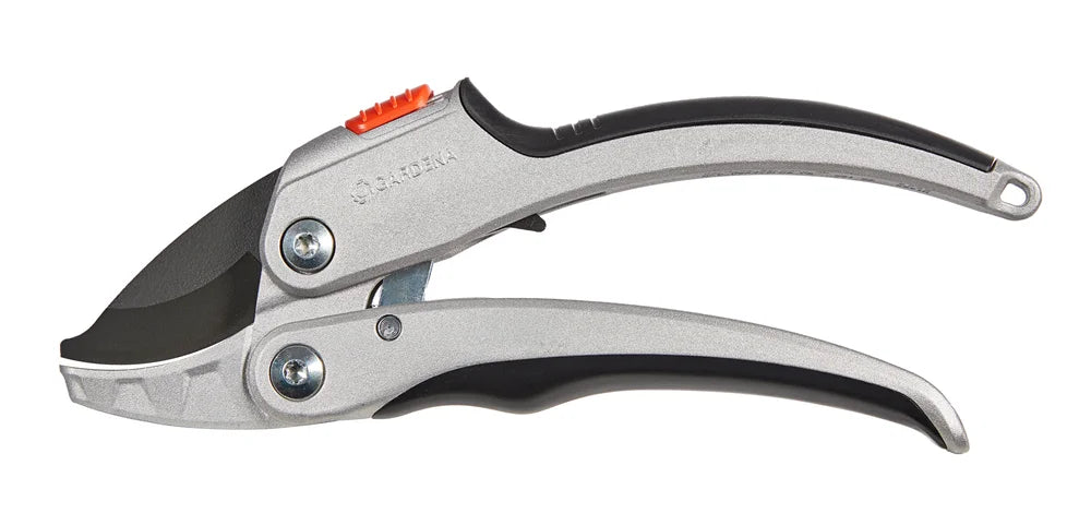Gardena Comfort Ratchet Secateurs SmartCut 1