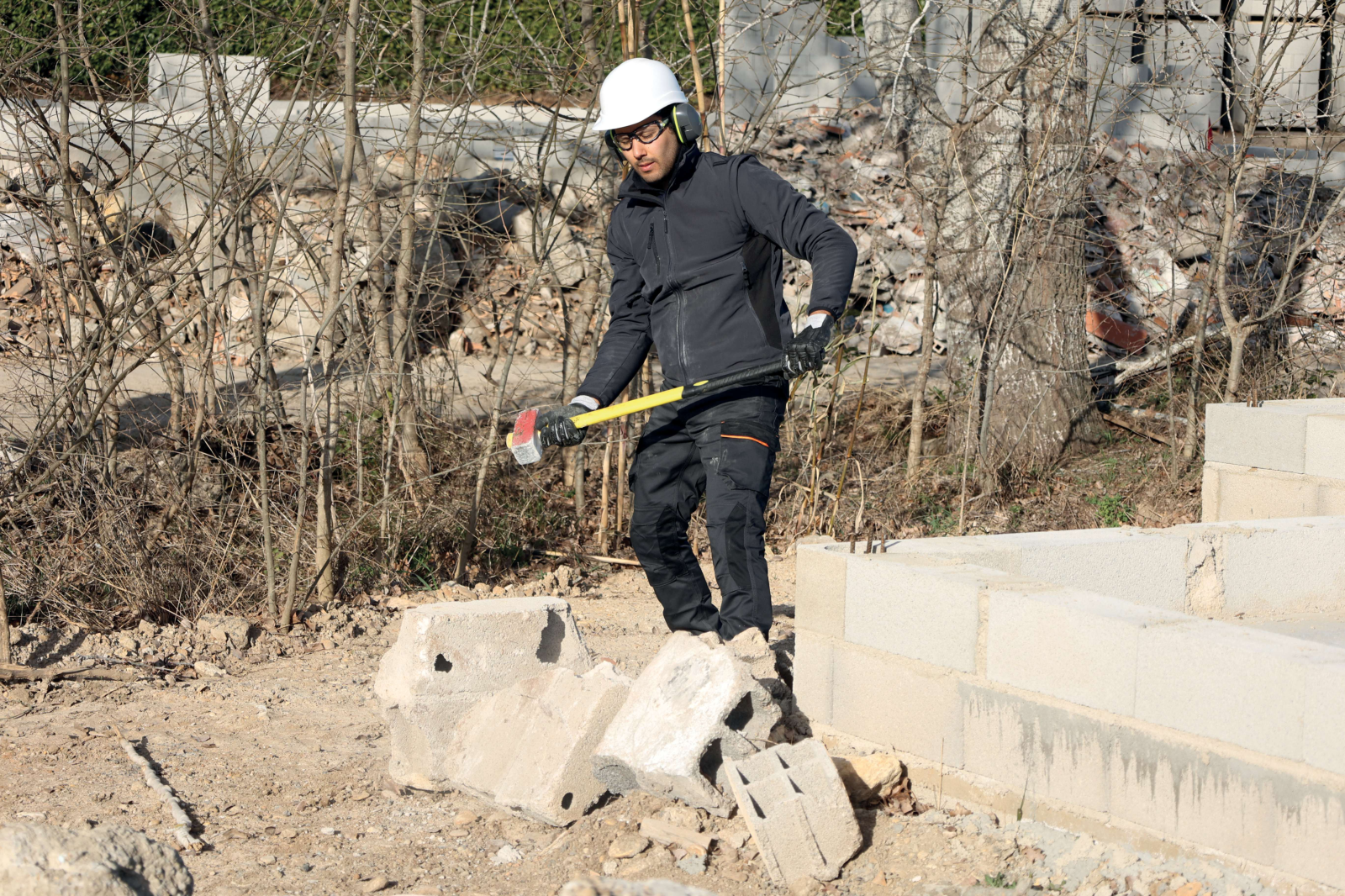 Delta Plus INTERLAGOS NB 2 Neckband Ear Muffs – Adjustable & Compact Hearing Protection