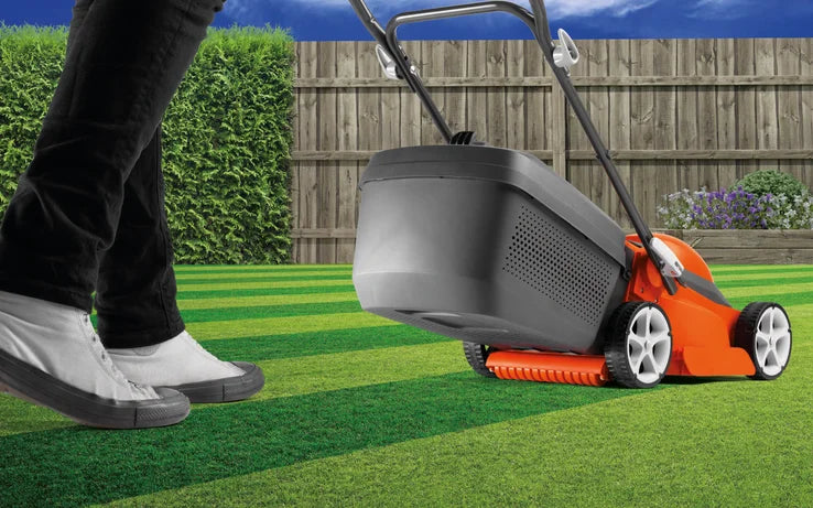 FLYMO EasiStore 300R – Lightweight Electric Lawnmower