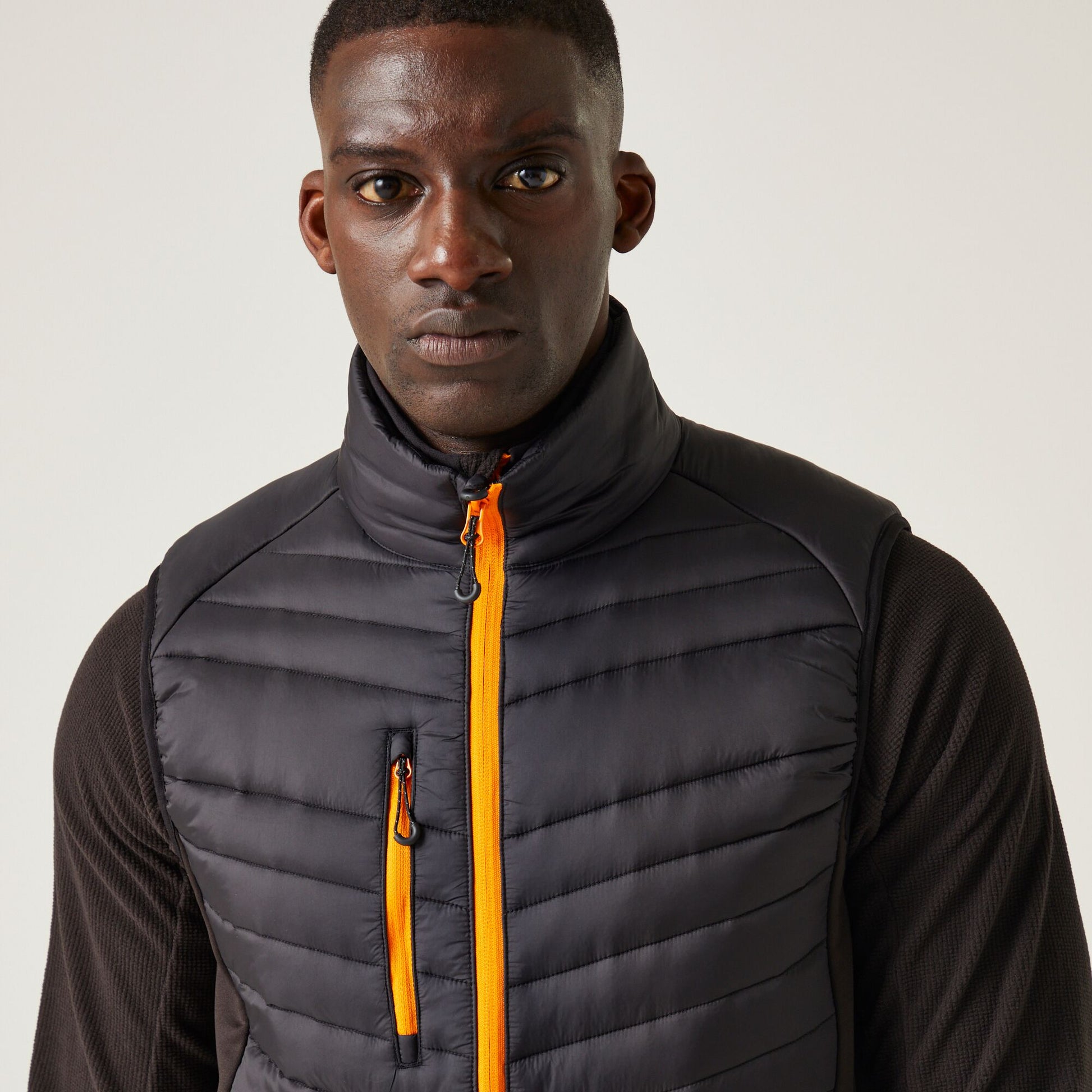 #colour_black-orange-pop