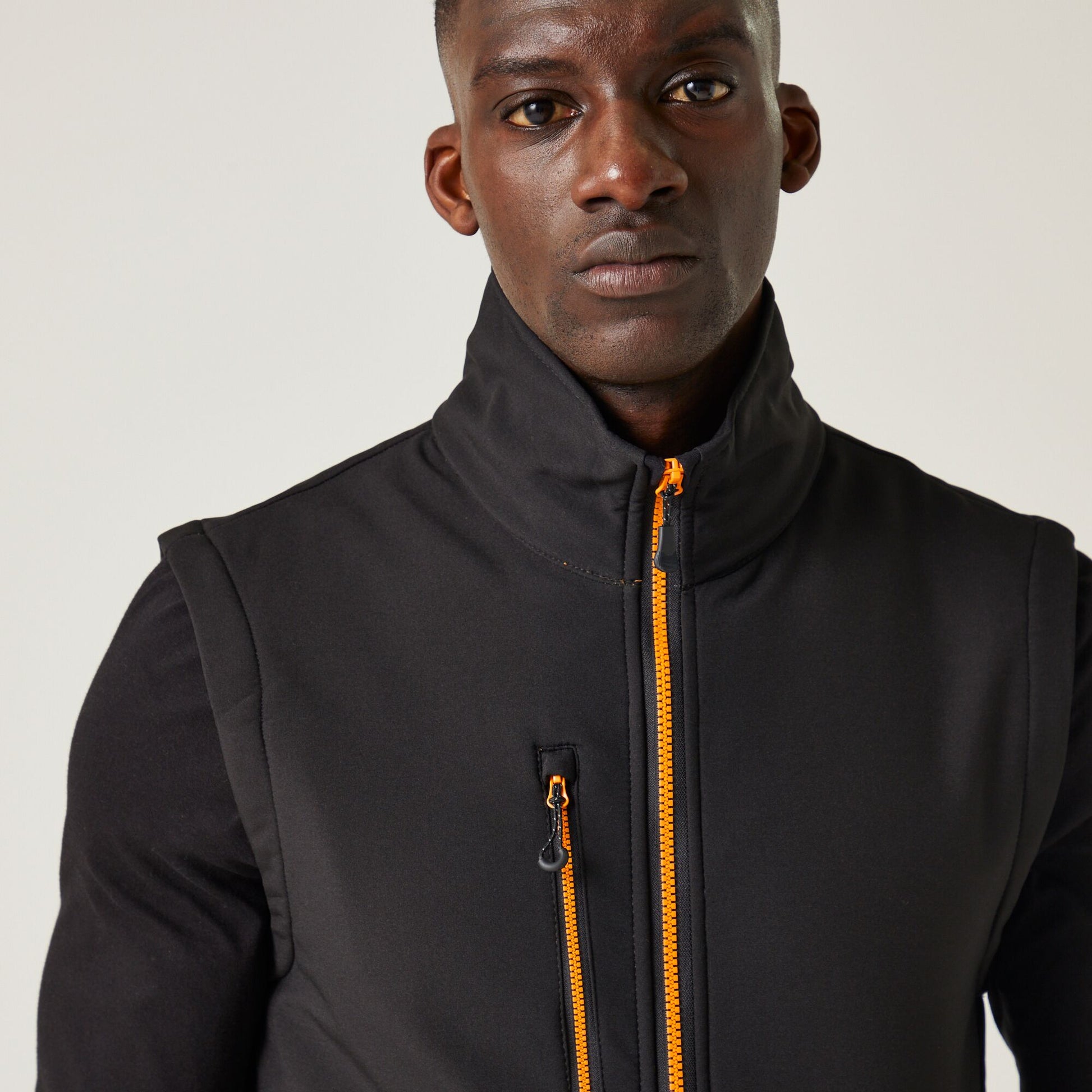 #colour_black-orange-pop