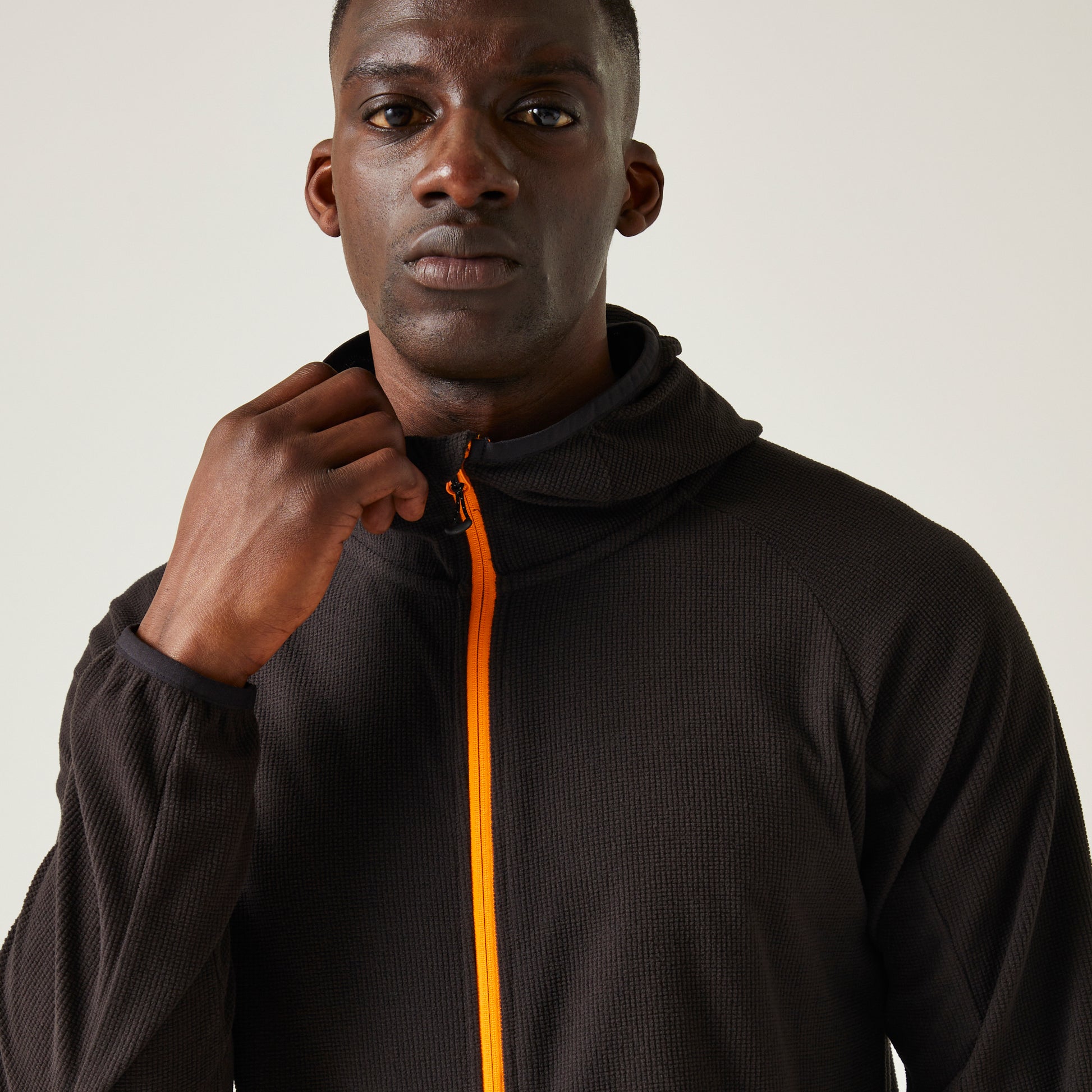 #colour_black-orange-pop