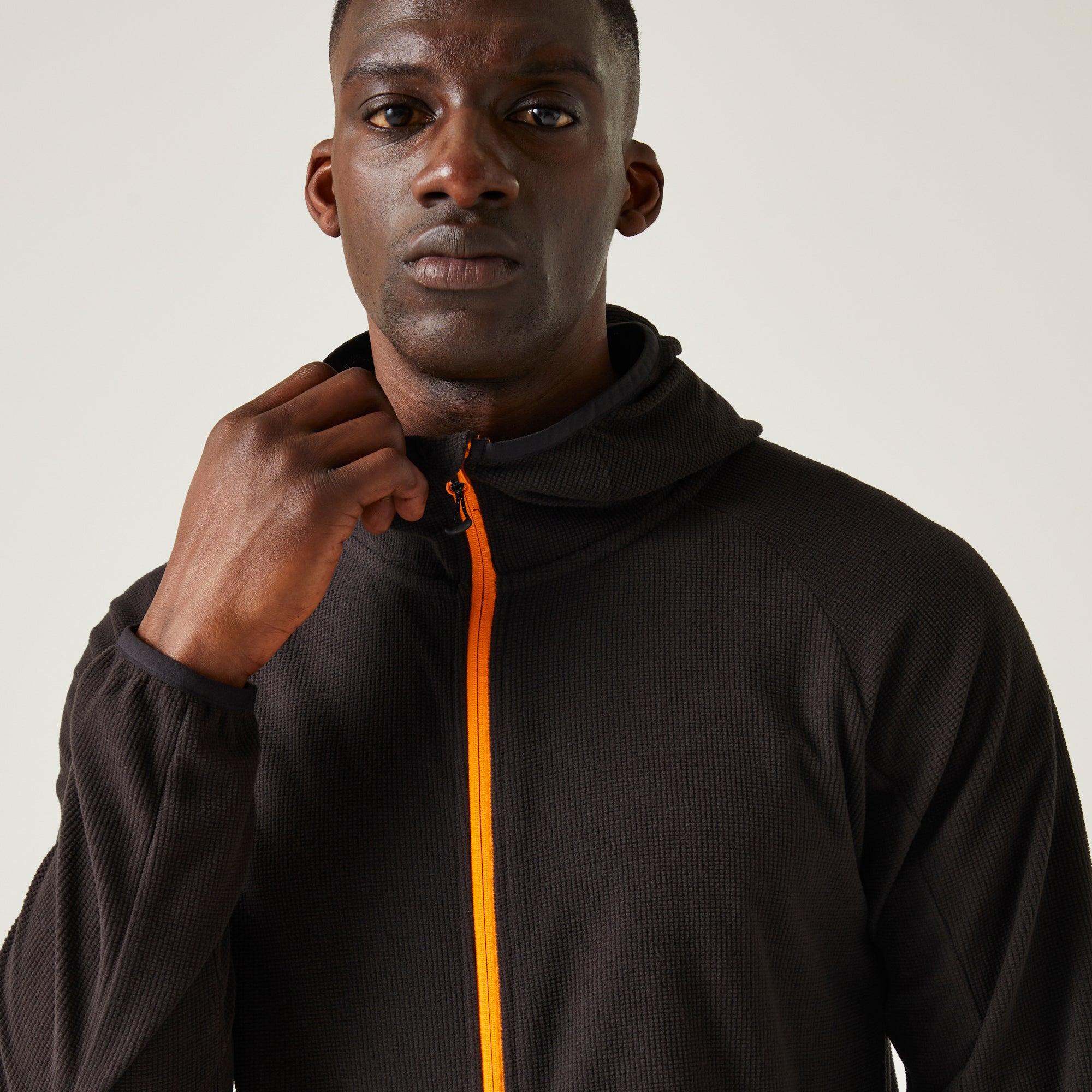 #colour_black-orange-pop