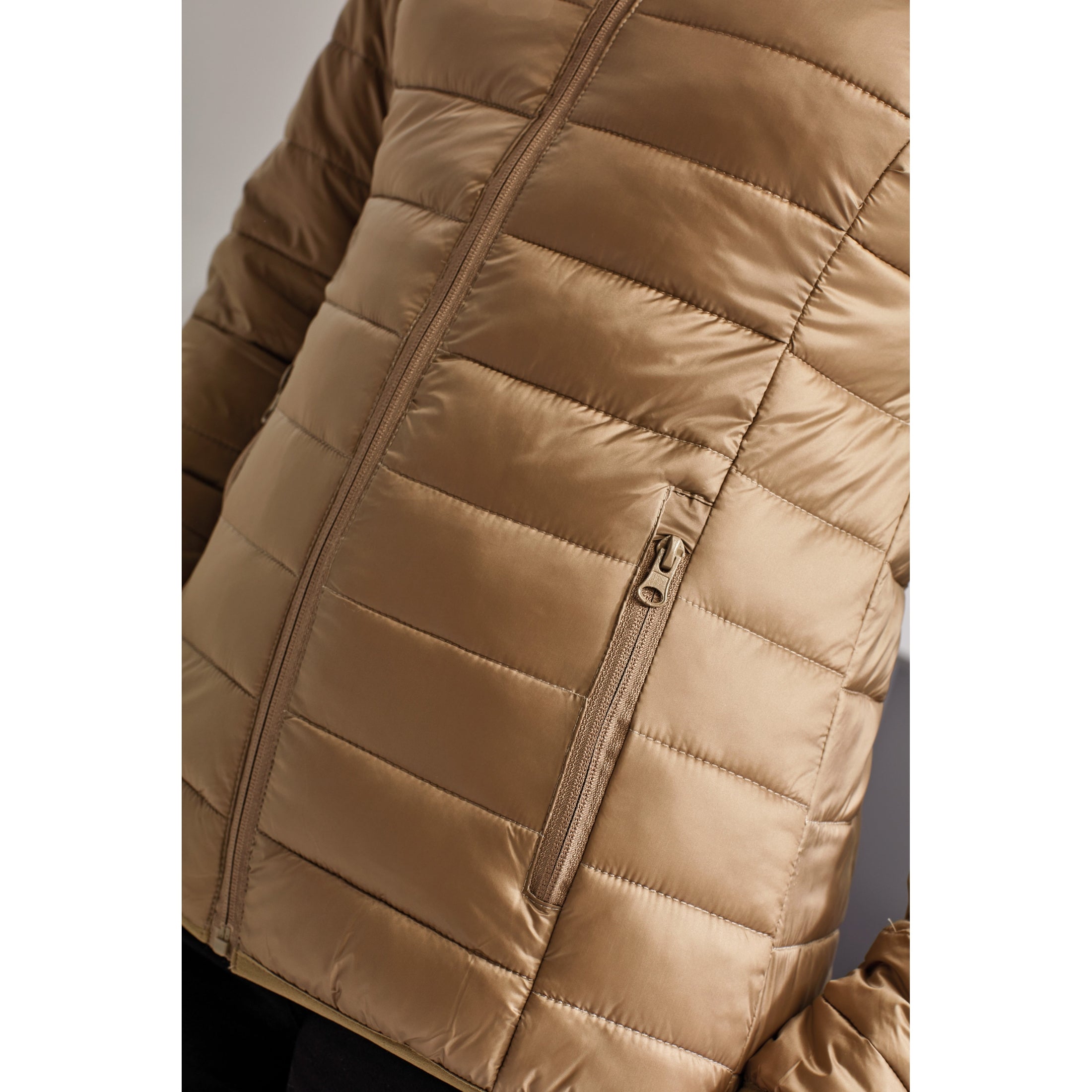 2786 Women's Terrain Padded Jacket
