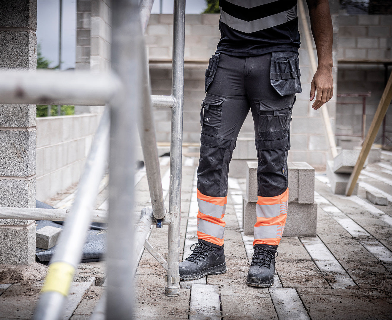 Regatta Professional Mens Hi-Vis X-Pro Stretch Holster Trousers - Class 1