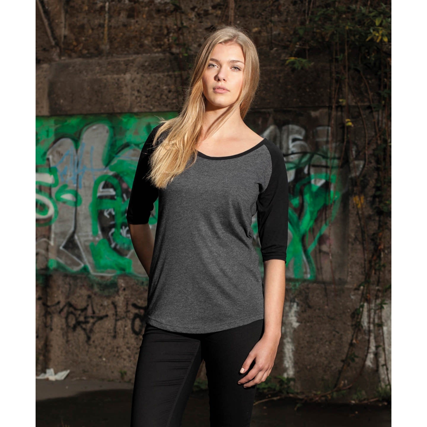 Build Your Brand Women's ¾ Contrast Raglan Tee