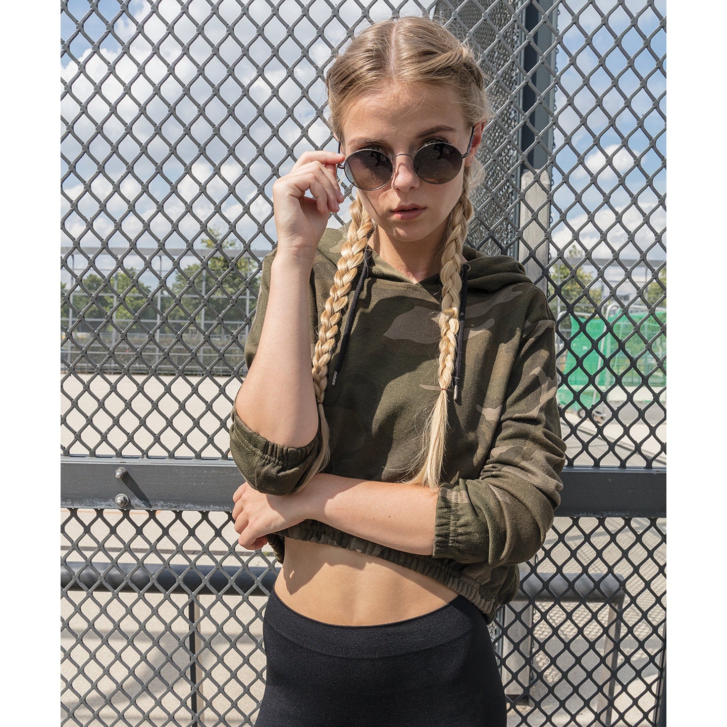 Build Your Brand Women's Camo Cropped Hoodie