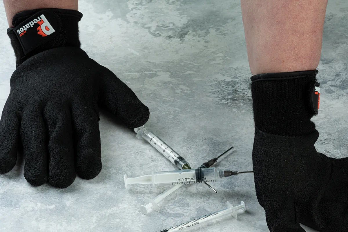 Predator Needle Gloves