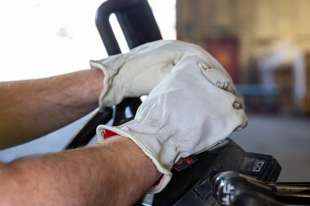 Predator Standard Drivers Glove