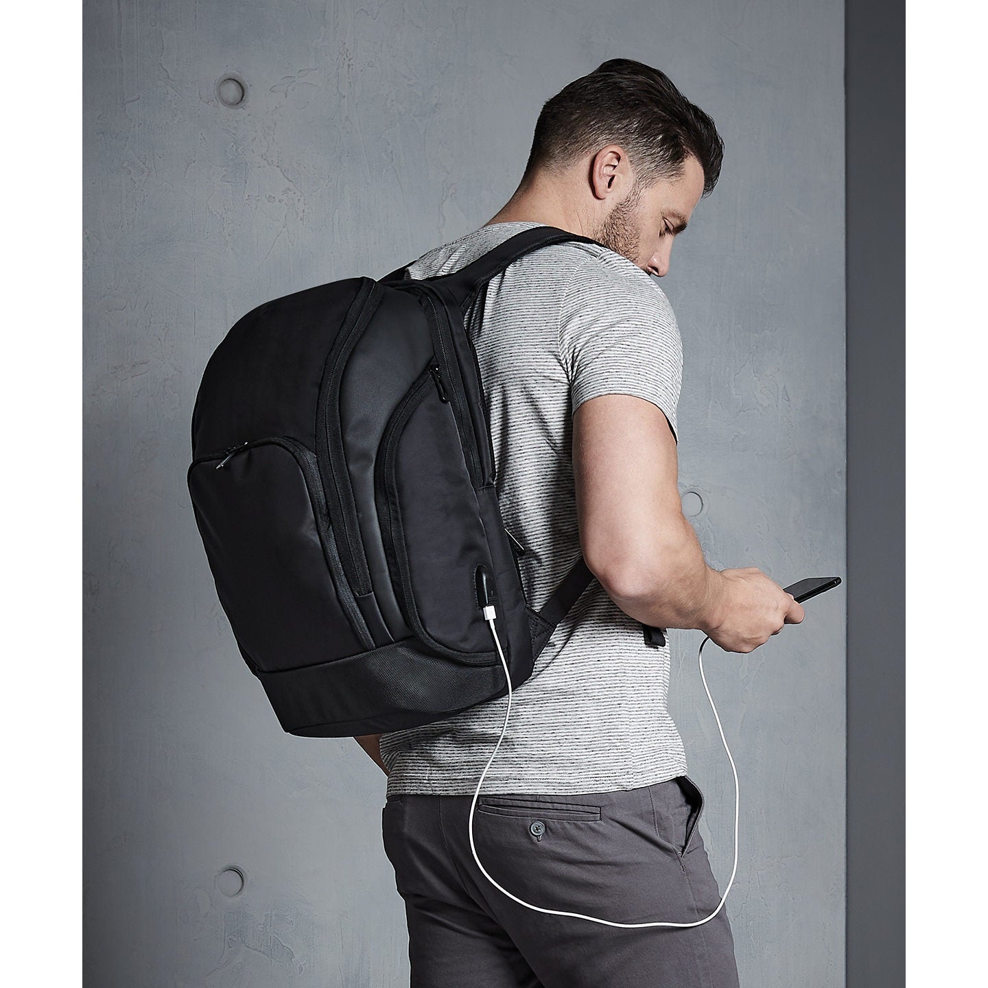 Quadra Pro-Tech Charge Backpack
