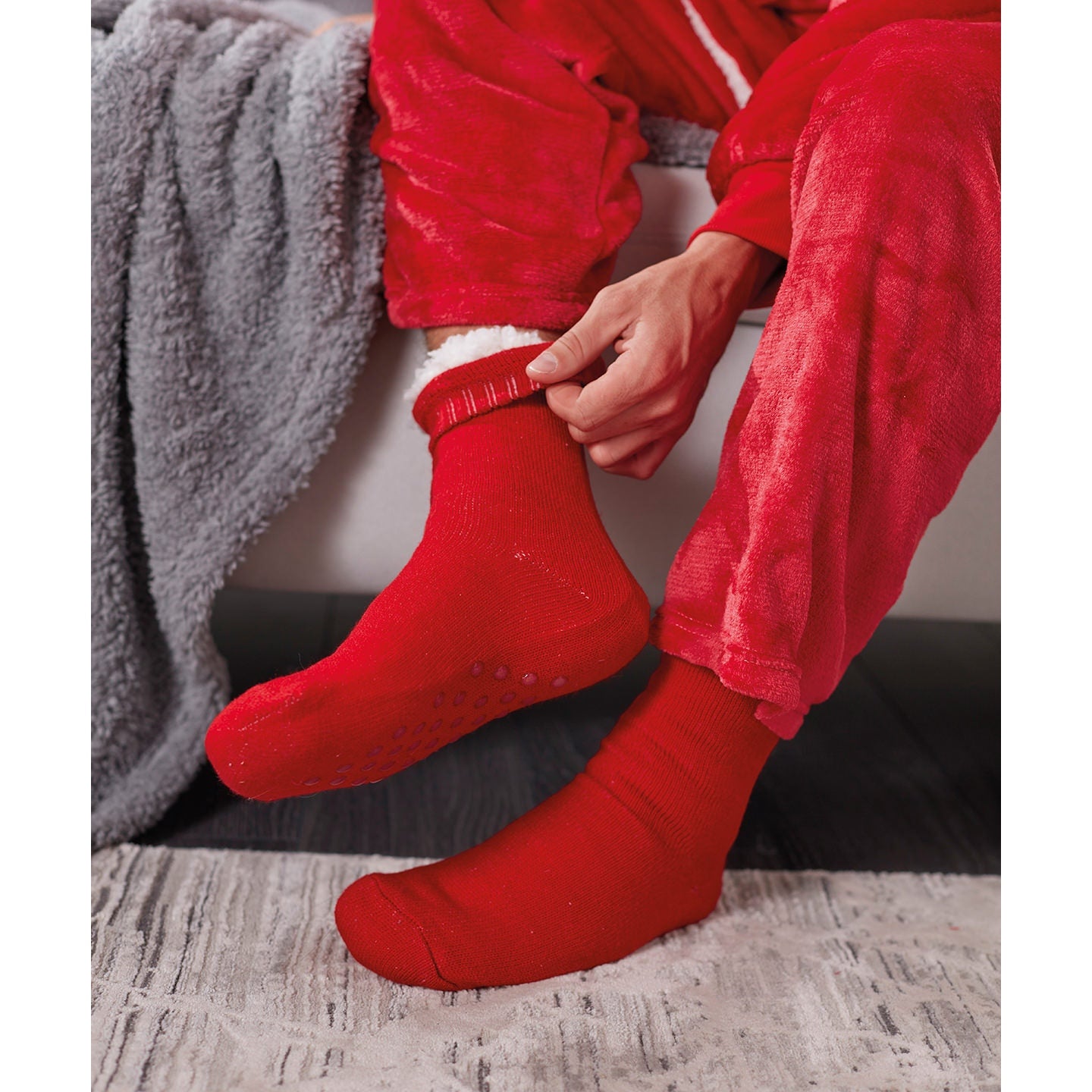 Ribbon The Ribbon Luxury Eskimo-Style Fleece Socks