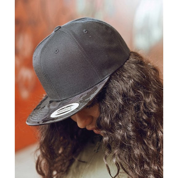 Flexfit By Yupoong Camo Visor Snapback (6089Cv)